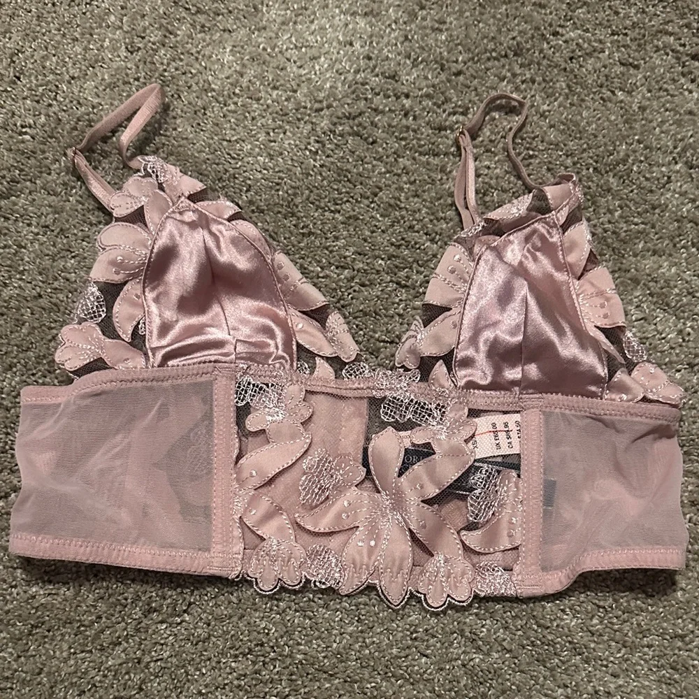 VS Elegant Pink Lace Bralette