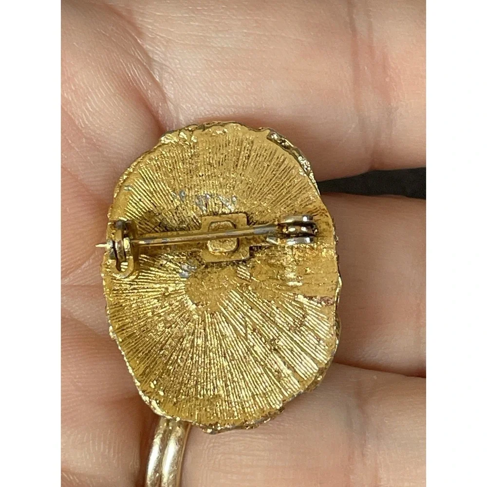 Vintage Gold Amber Cream Cameo Pin Brooch