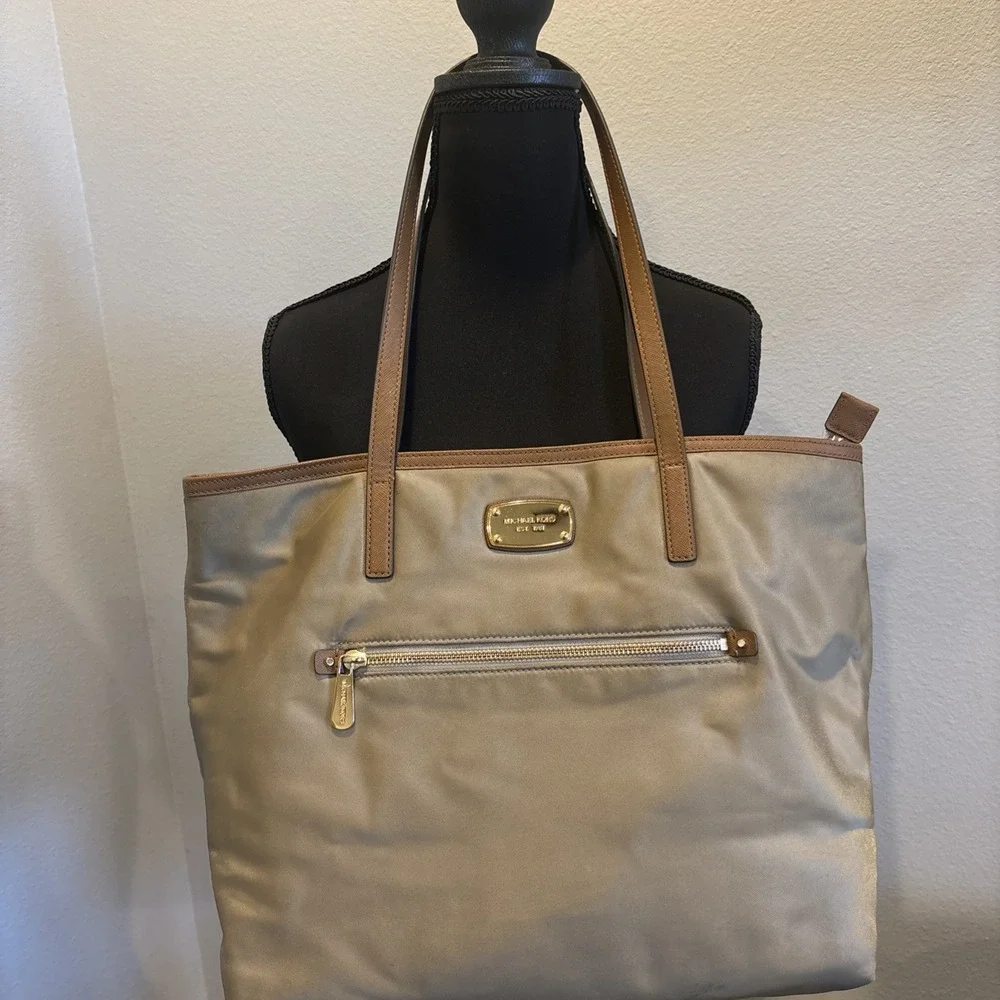 Michael Kors Montauk Nylon & Leather Shoulder Bag/Purse Khaki/Tan  gold hardware