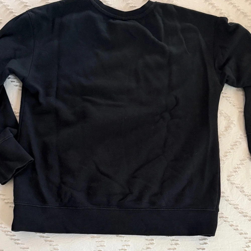 EUC Nike Kids Black Sweatshirt Long Sleeve XL Crewneck White Embroidered Swoop