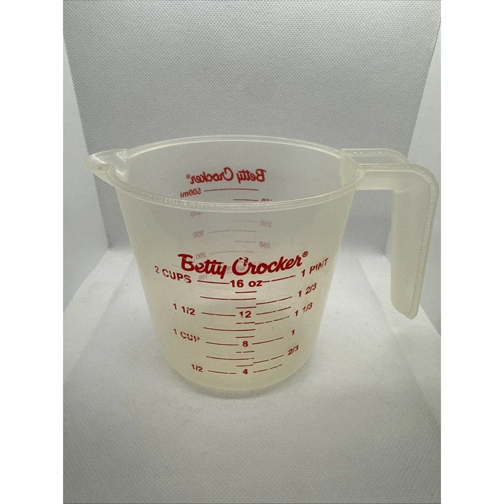 Betty Crocker Vintage Plastic Measuring Cup 2 Cup size, 16 Oz Pint 500 ML