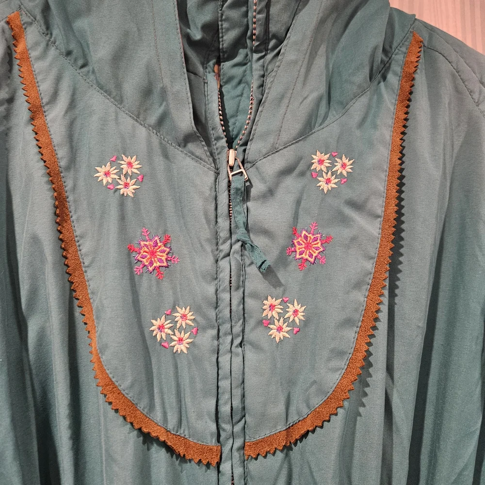 Obermeyer pre blemishes embroidered