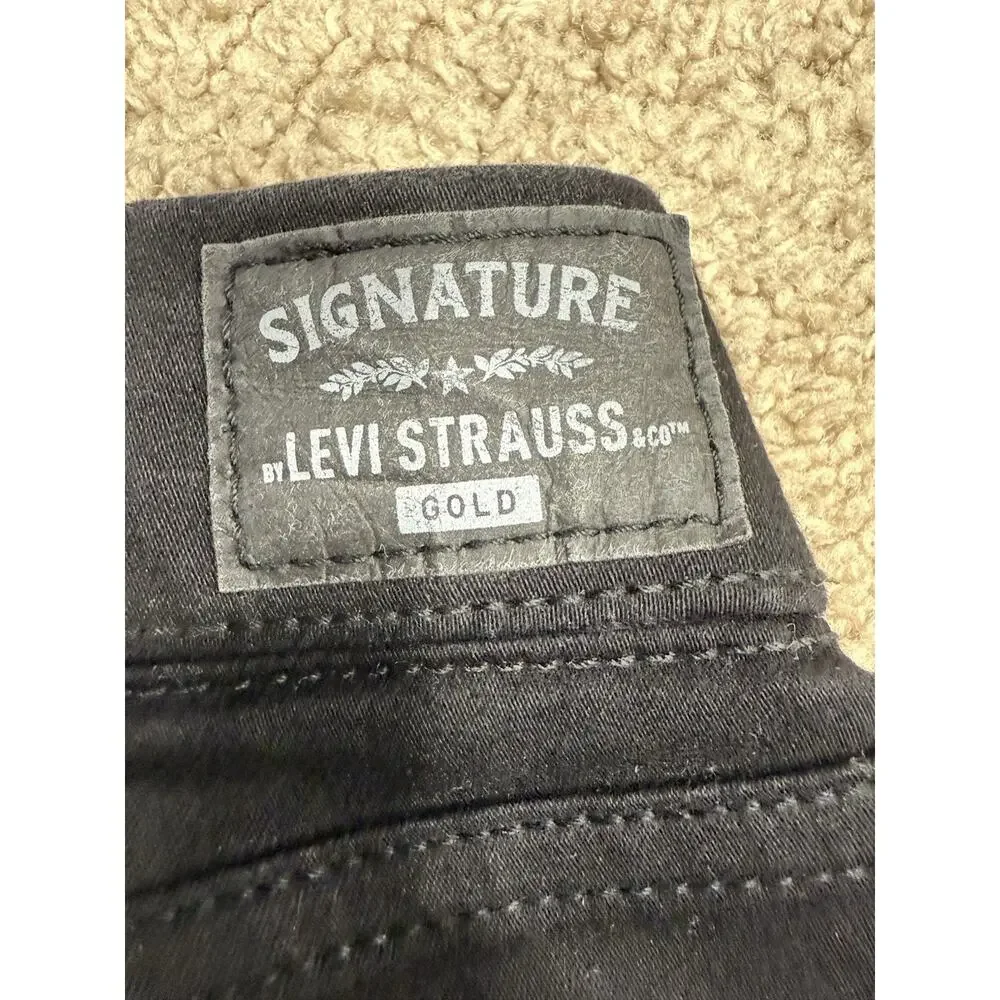 levi signature