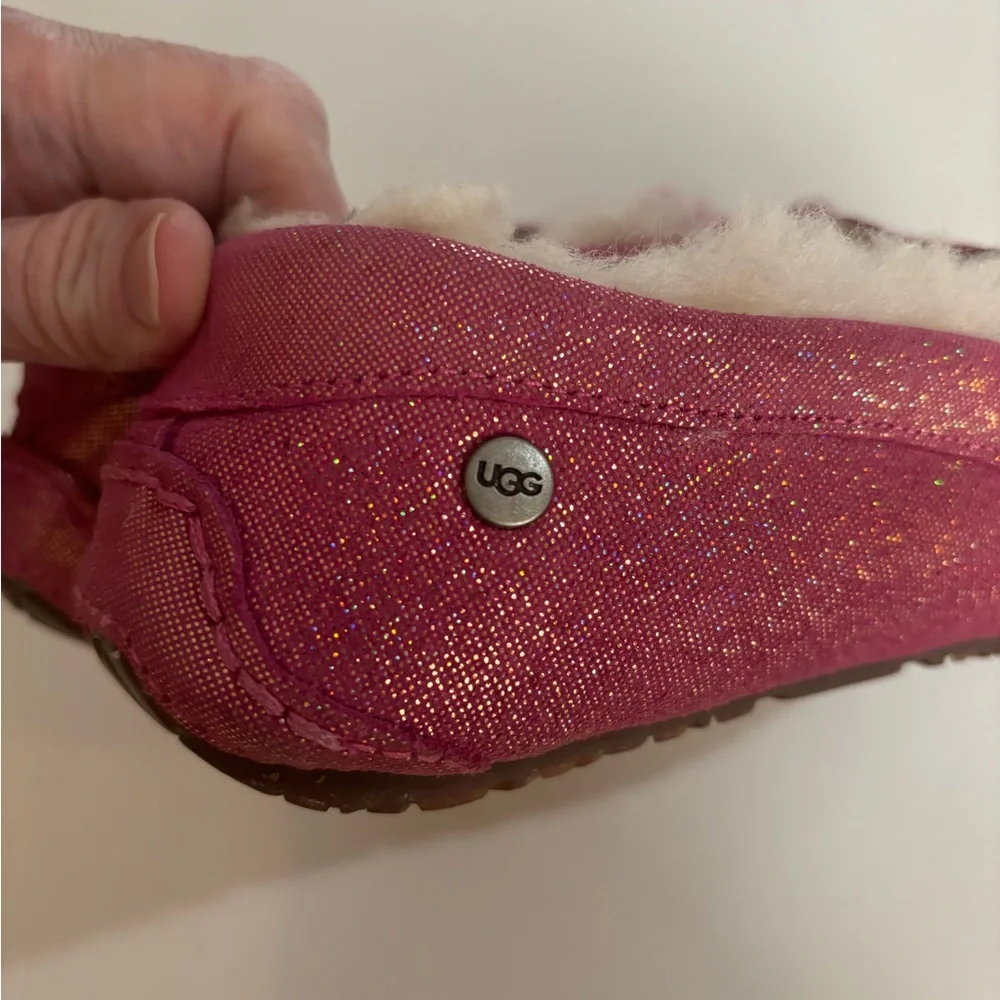 UGG chic pink