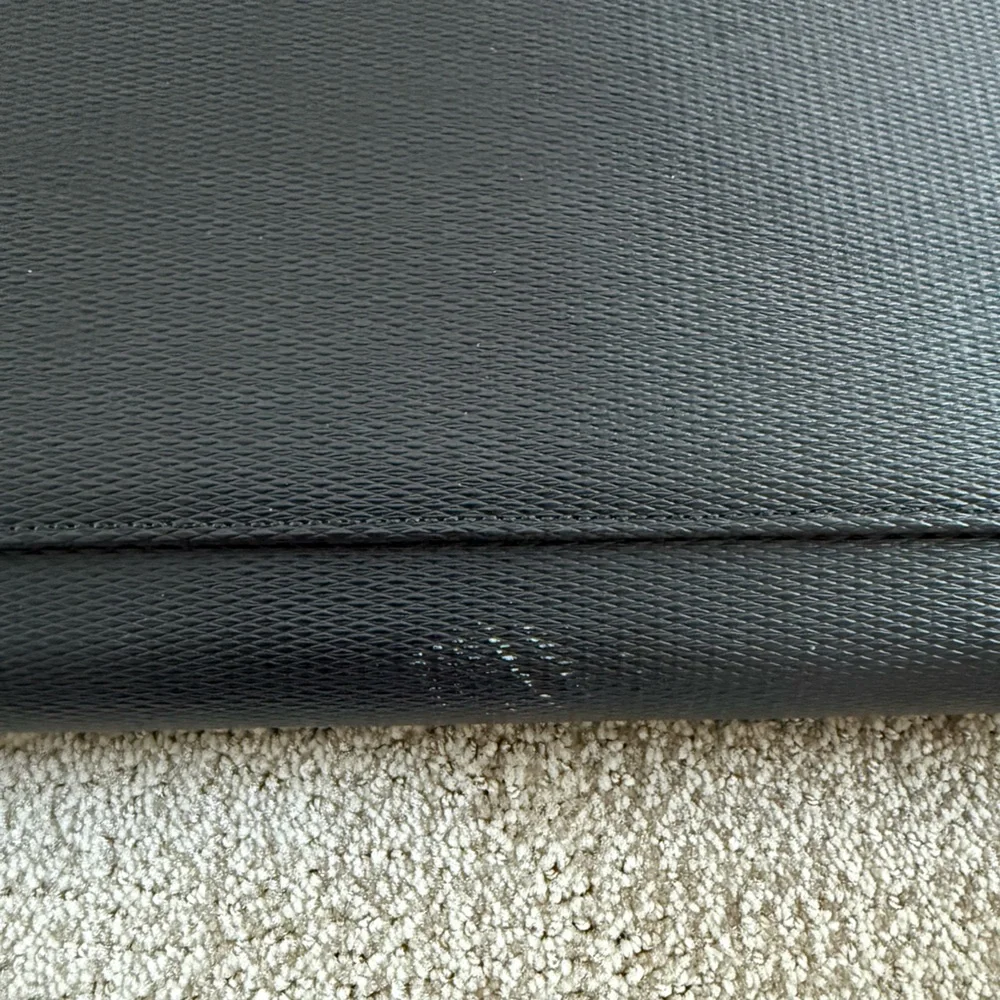 Tumi case professionals finish