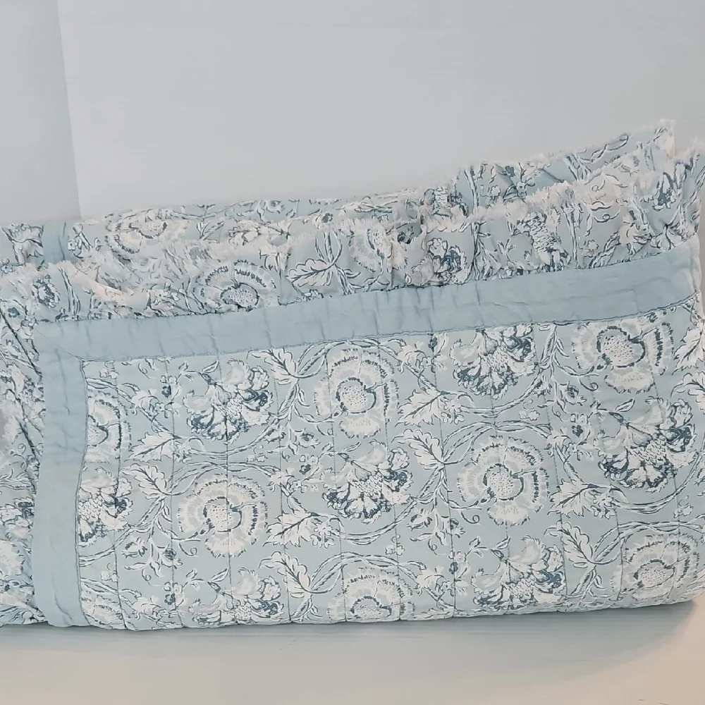 Rachel Zoe Floral Blues White Quilted Shabby Chic Twin Coverlet Pillow Sham Set