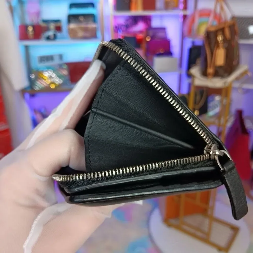 Balenciaga black white