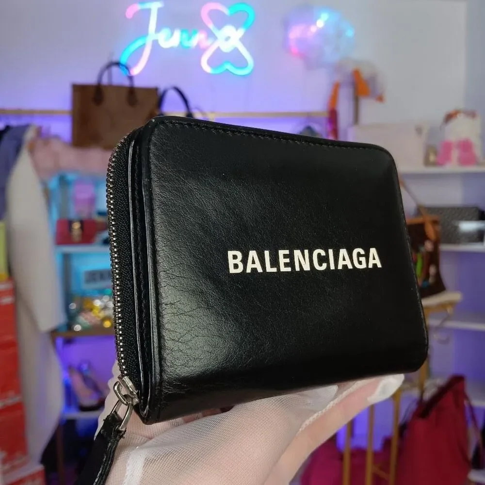 Balenciaga black white