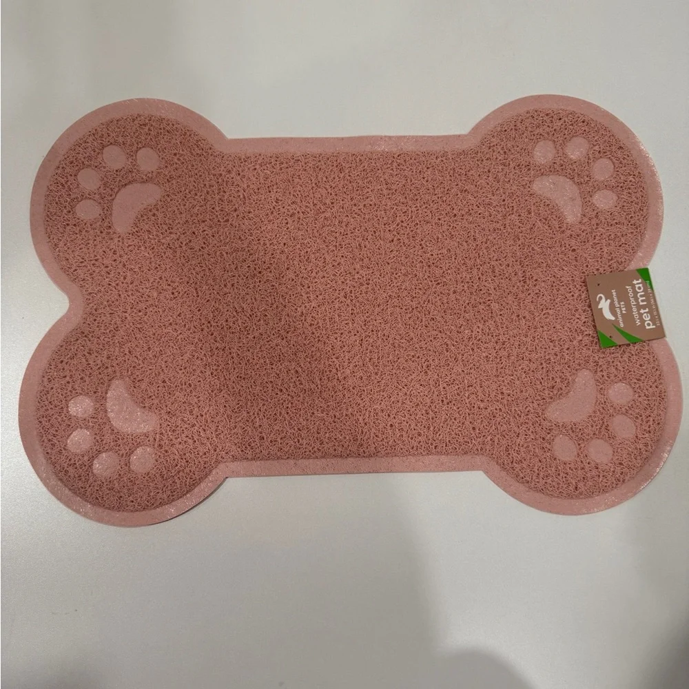 N/A feeding dogs