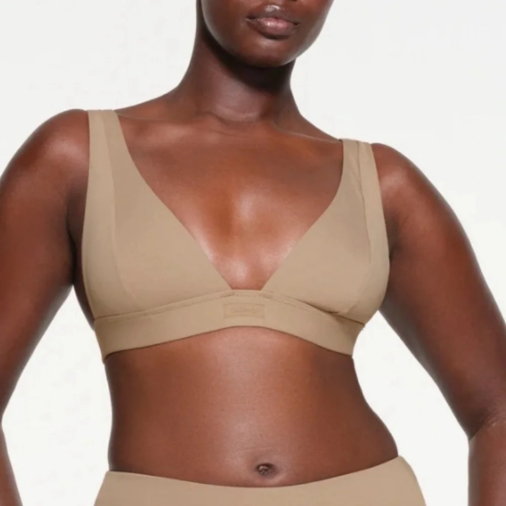 NWT Skims Plunge Bikini Top