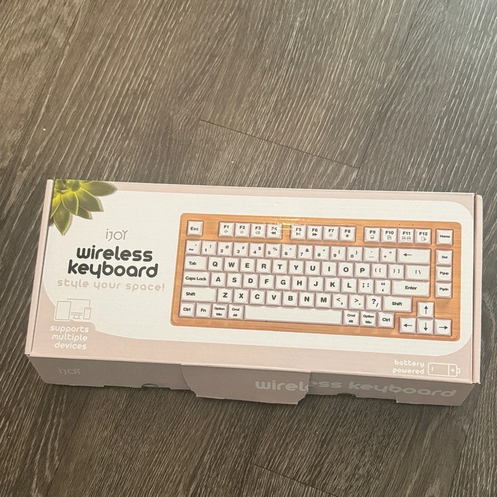 iJoy Wireless Keyboard in White and Wood Grain NEVER USED