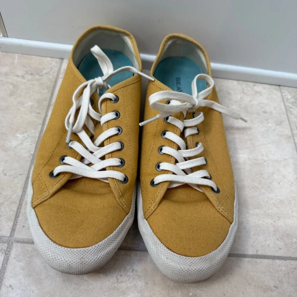 SeaVees worn once