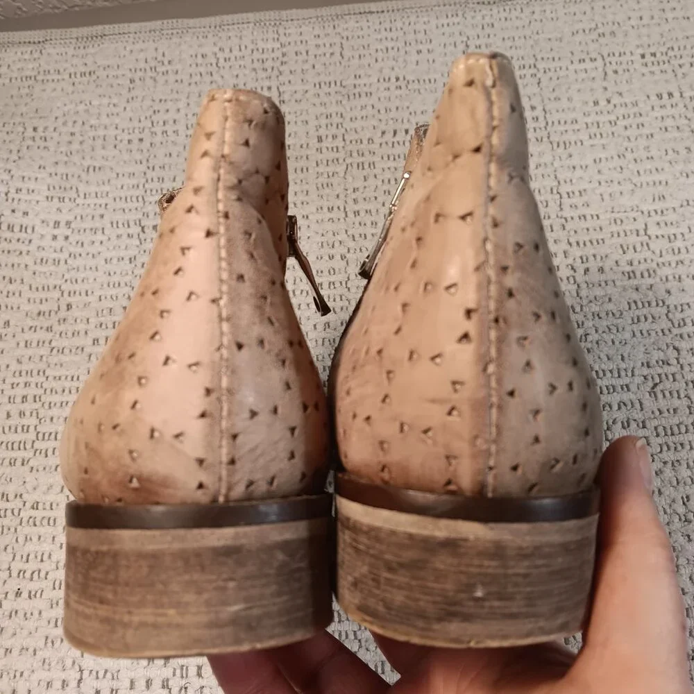 Bata women tan