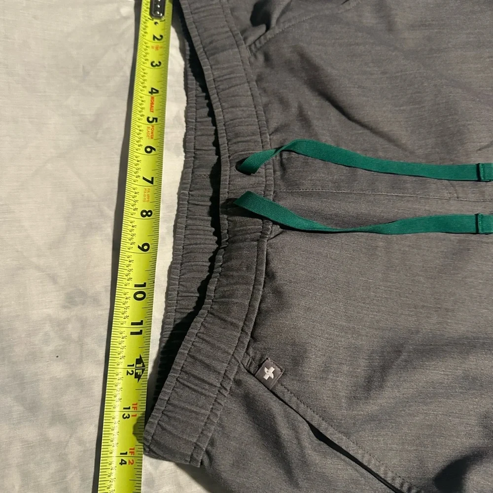 Figs Gray Scrub Mens jogger Set with Green Accent size top XS pants S