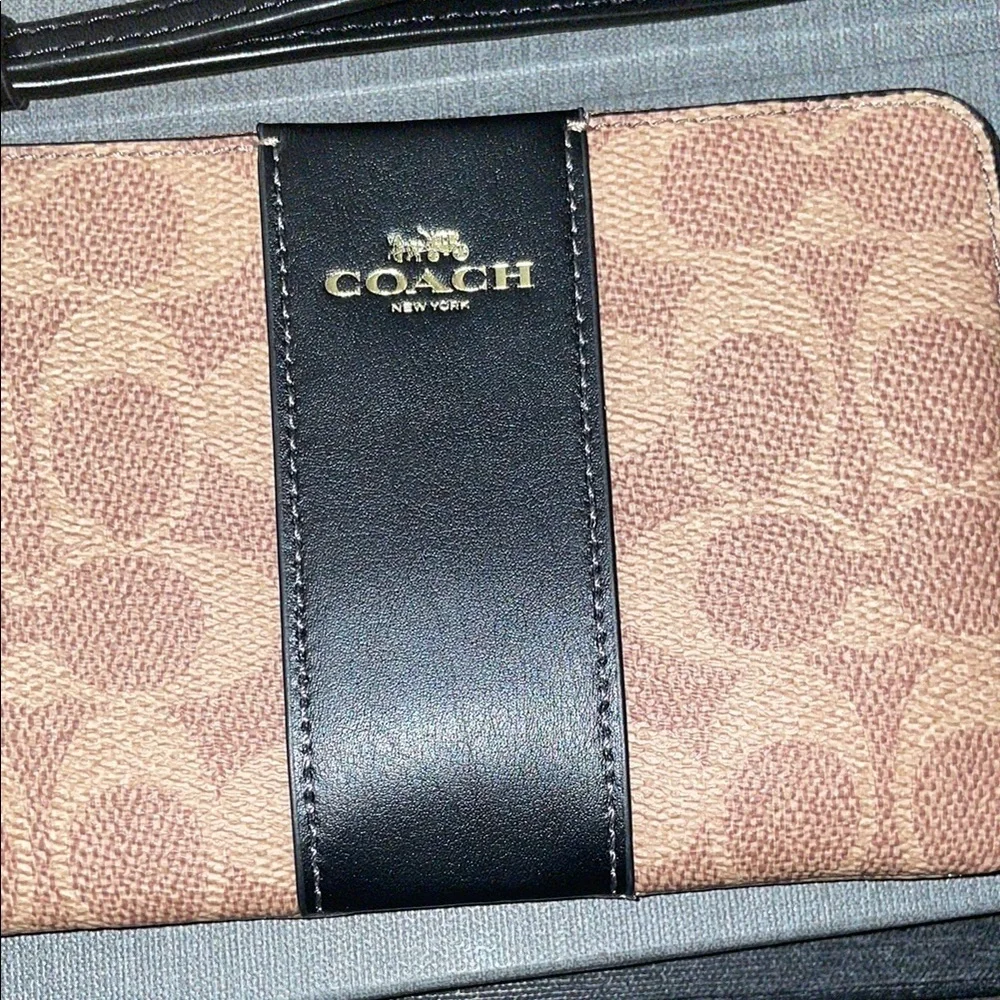 Coach wristlet crafted