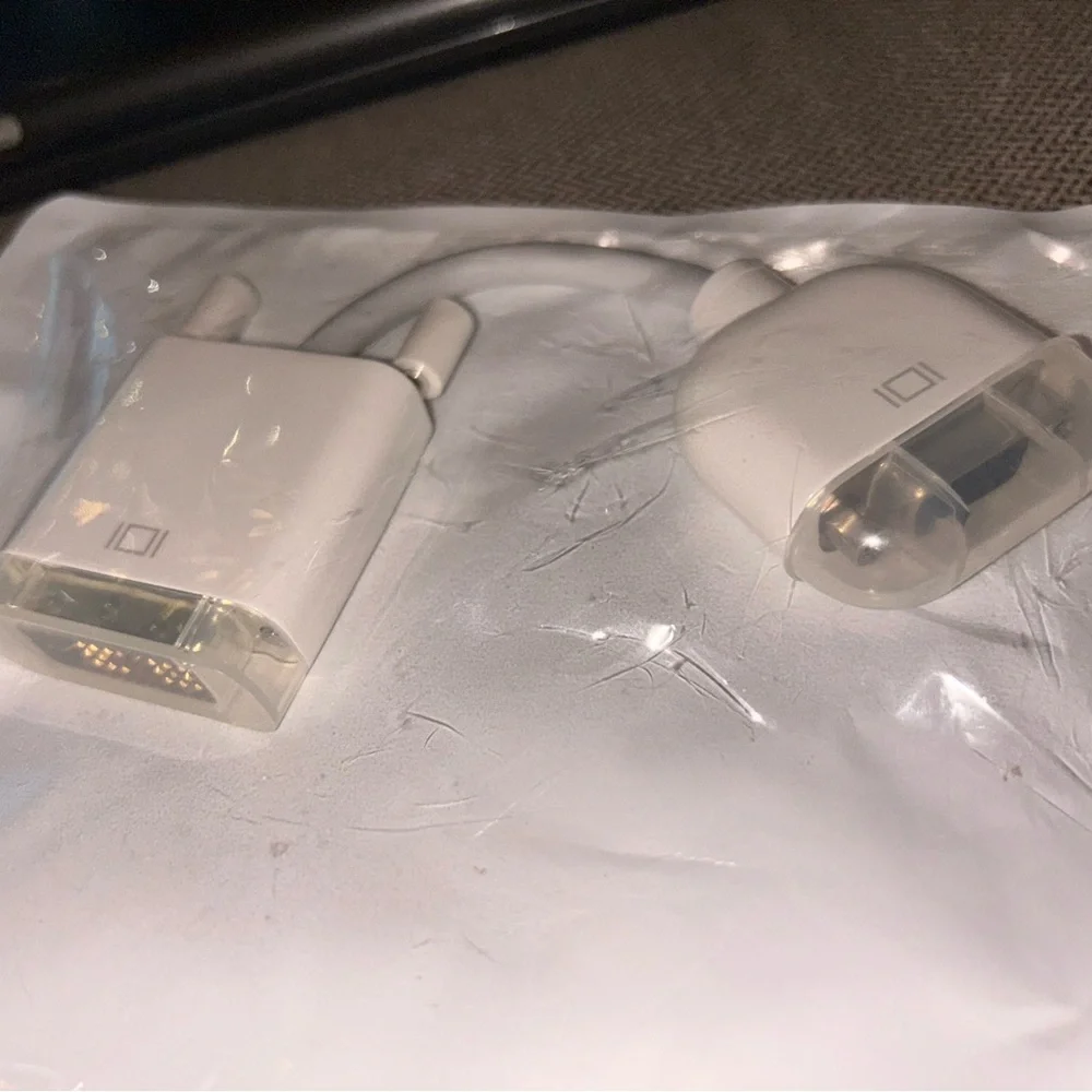 Apple genuine dvi