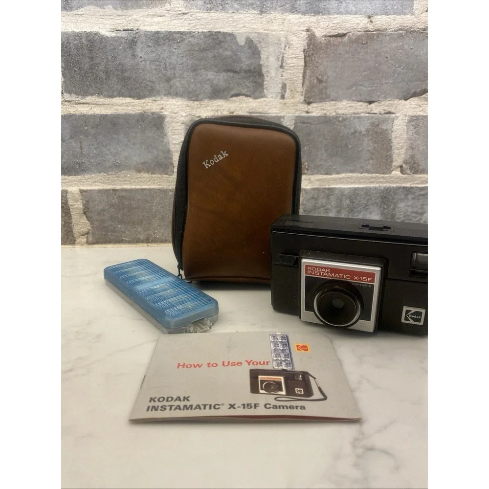Vintage Kodak Instamatic X-15F Film Camera w Case, Flip‎ flash & Manual Untested