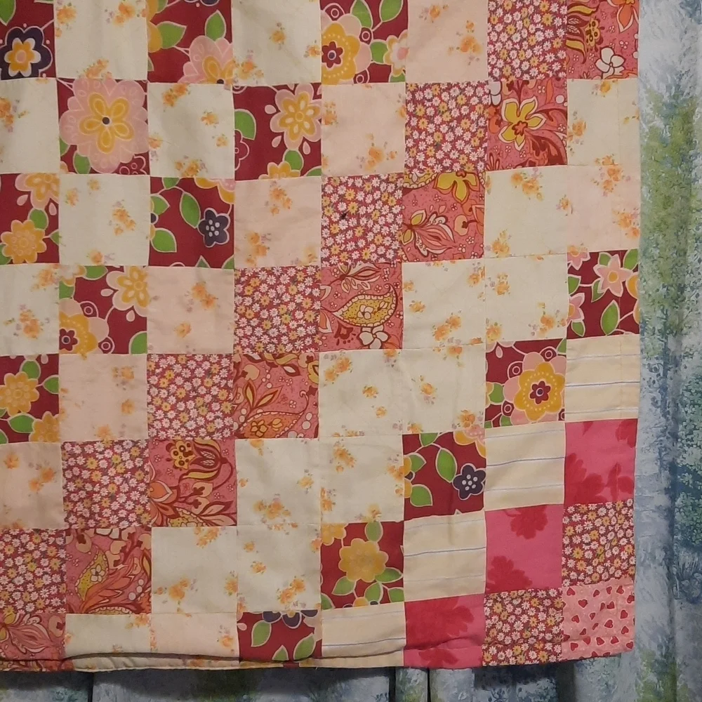 Vintage quilt beautiful 70's patches girls baby blanket small approx 3.5 ft sq