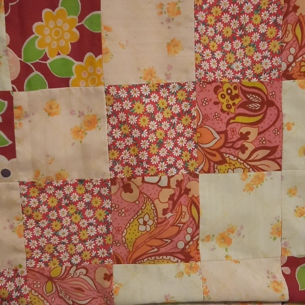 Vintage quilt beautiful 70's patches girls baby blanket small approx 3.5 ft sq