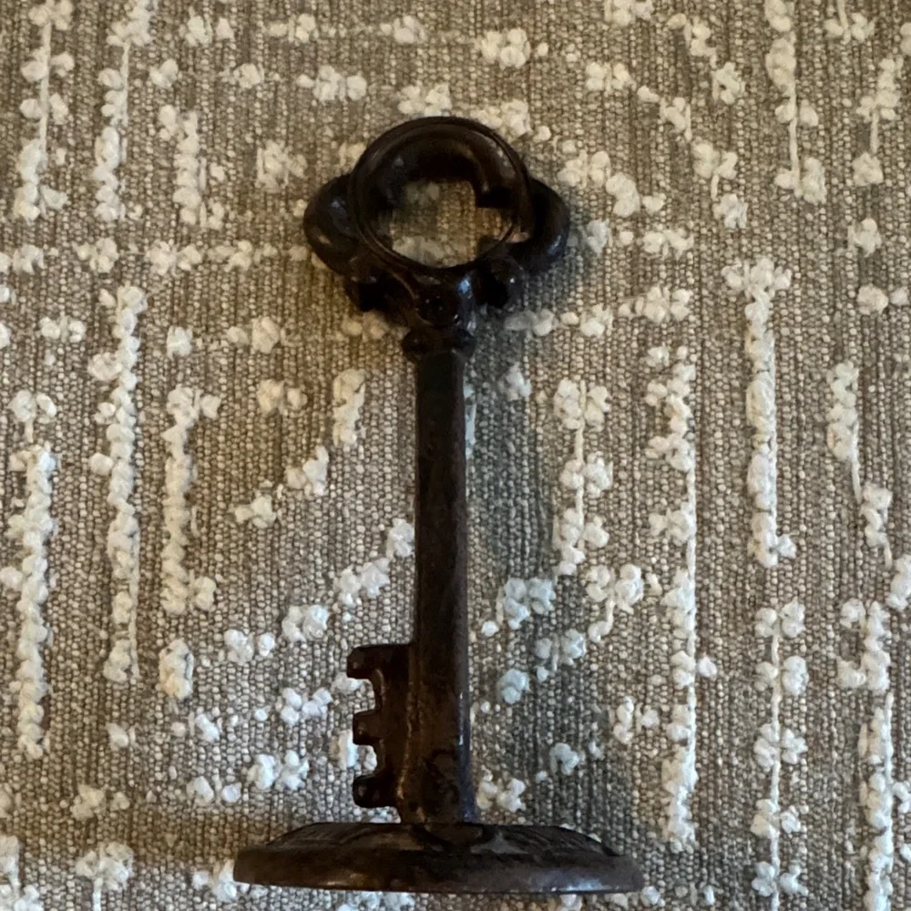 Decorative Vintage-Style Iron Key Wall Accent in Brown