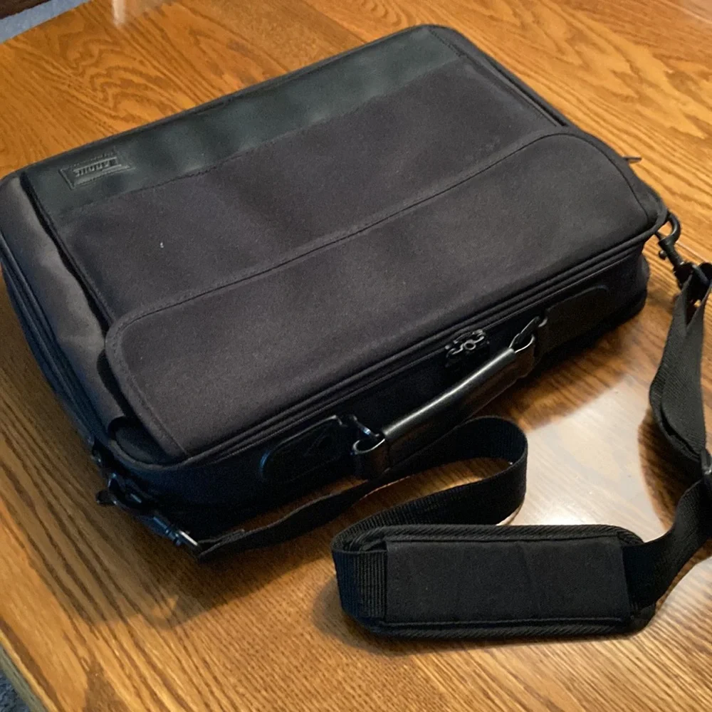 Targus, Softside briefcase, laptop, overnighter.