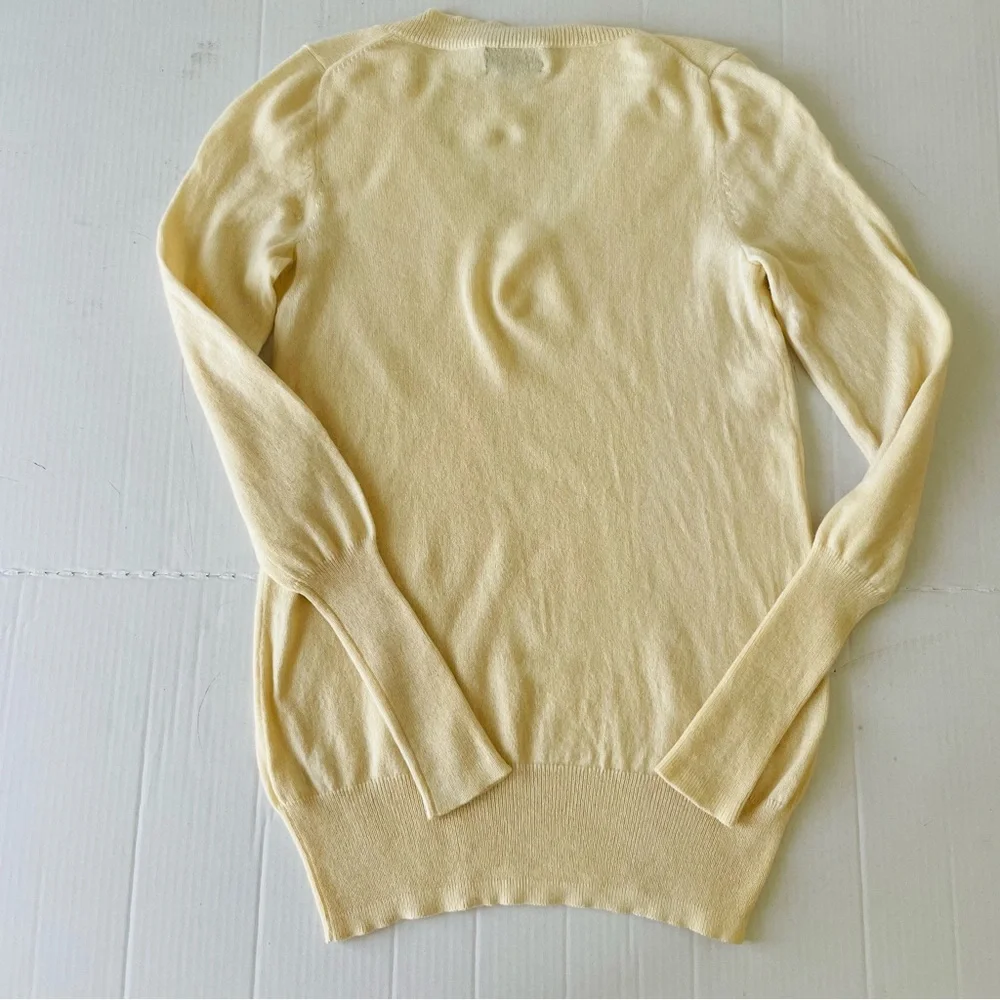 J. Crew Pale Yellow V-Neck Cashmere Sweater 🚨imperfections