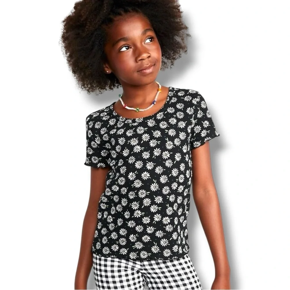 Old Navy Kids Black Short Sleeve Ruffle Hem Lightweight Tee w/White Daisy Print