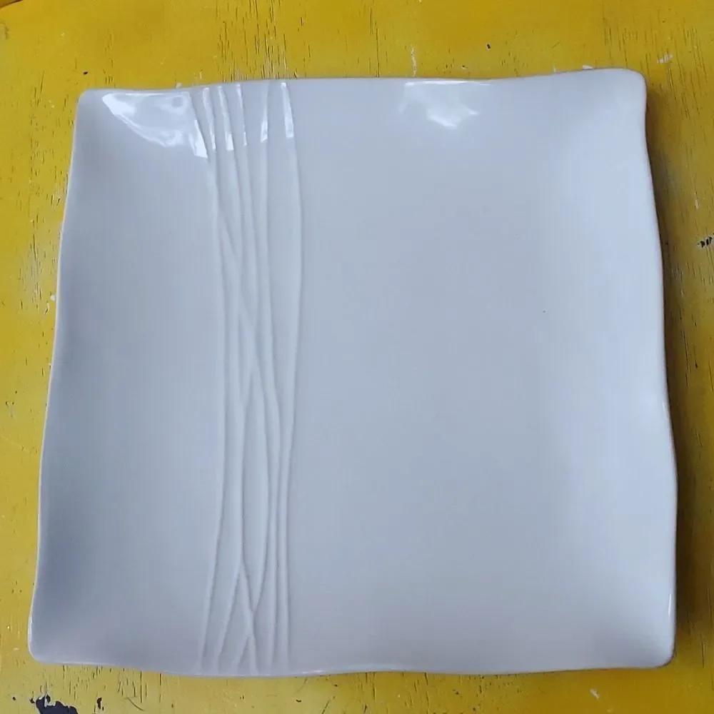 Pier 1 Sakui Dinner Plate 11