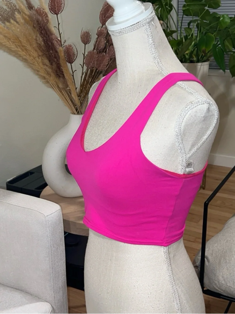ALO Yoga bold hot