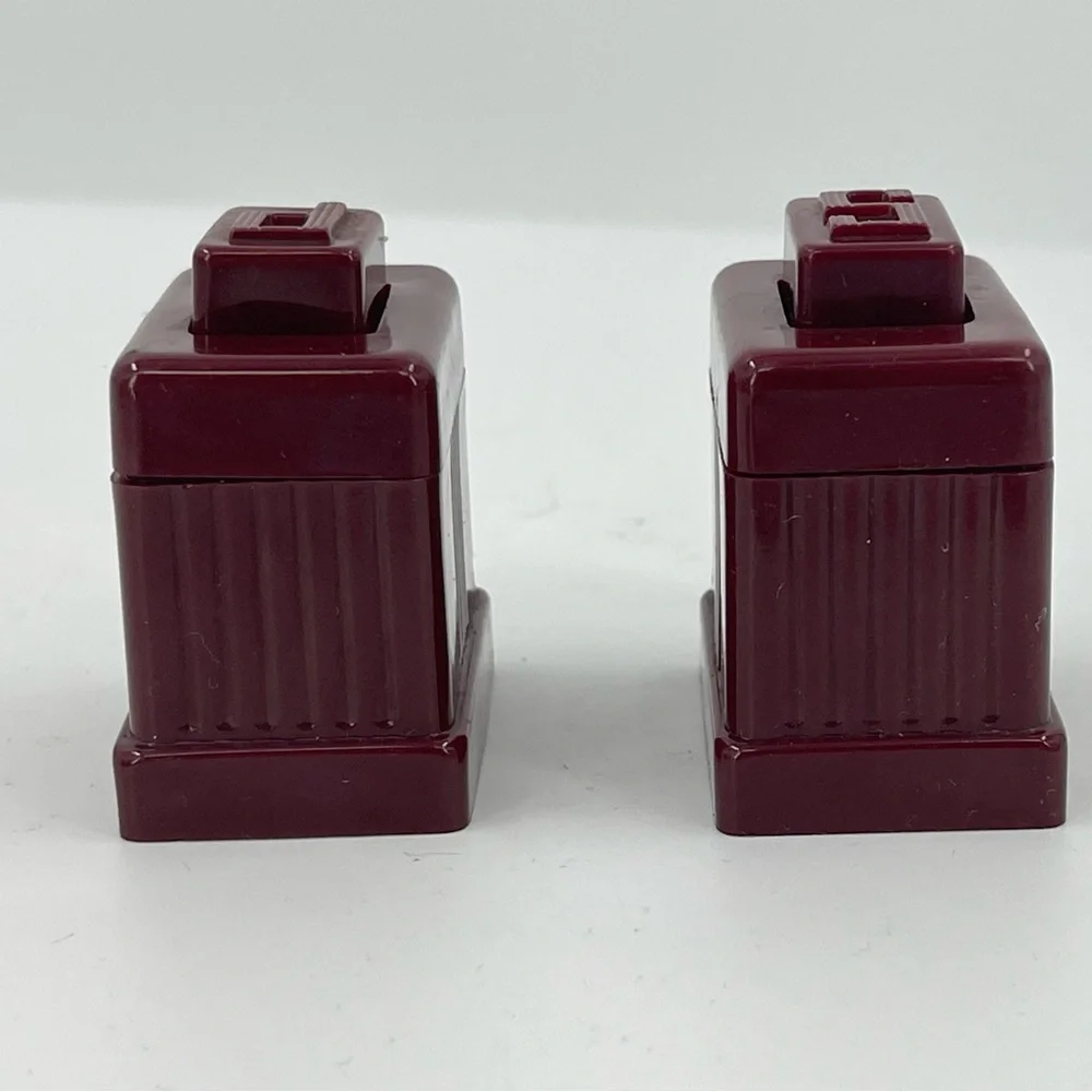 Carvanite NY Statue of Liberty Plastic Salt & Pepper‎ Shaker Set 1950's Vintage