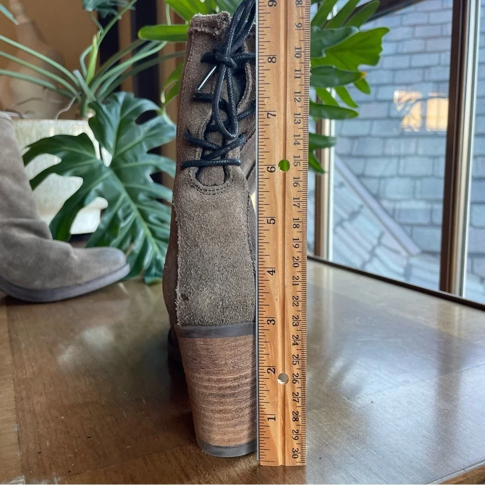 Bos. & Co. barlow suede
