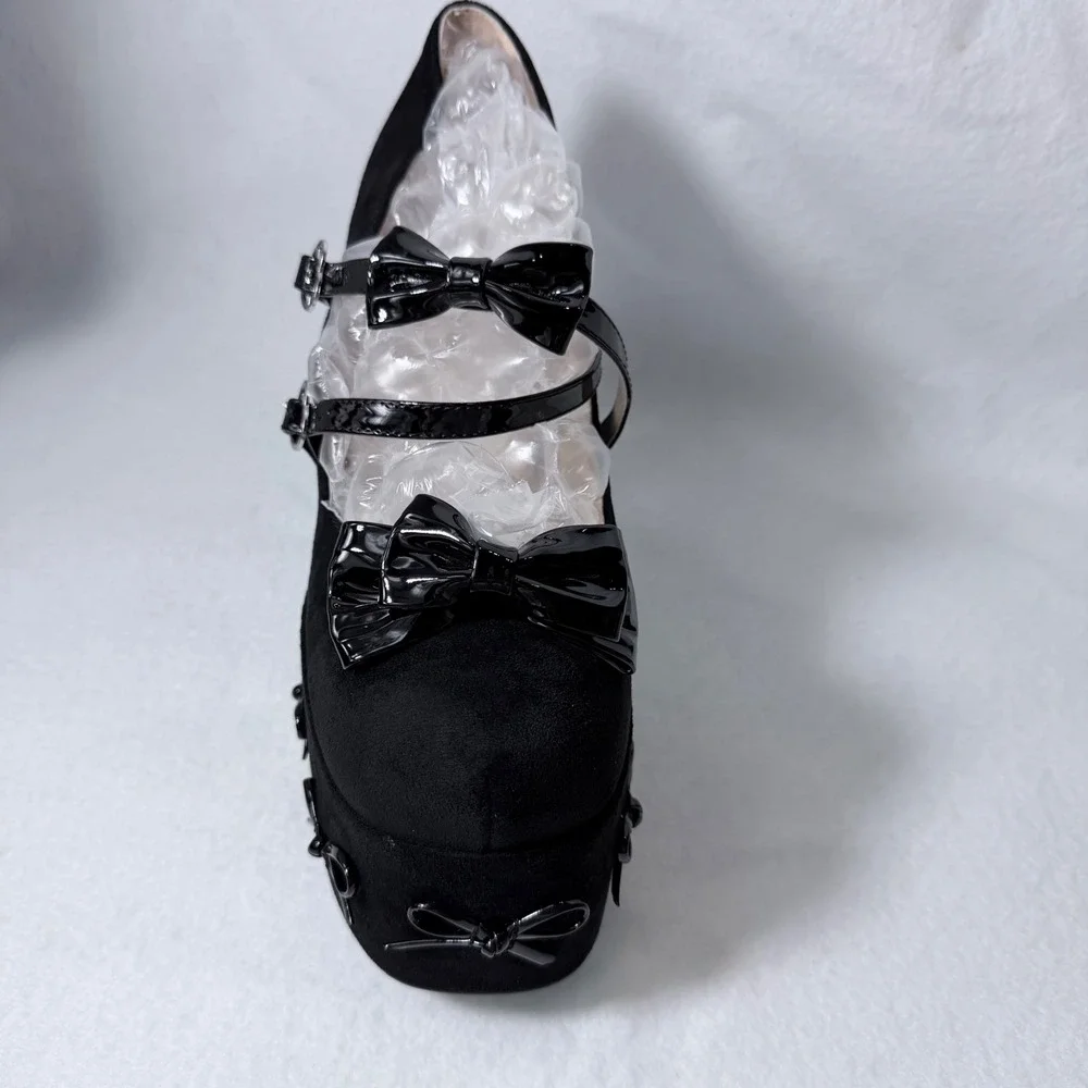Unbranded measurements heel