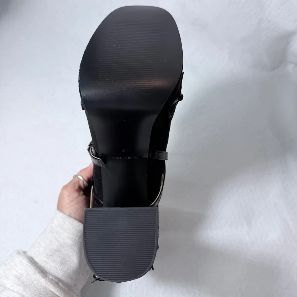Unbranded measurements heel