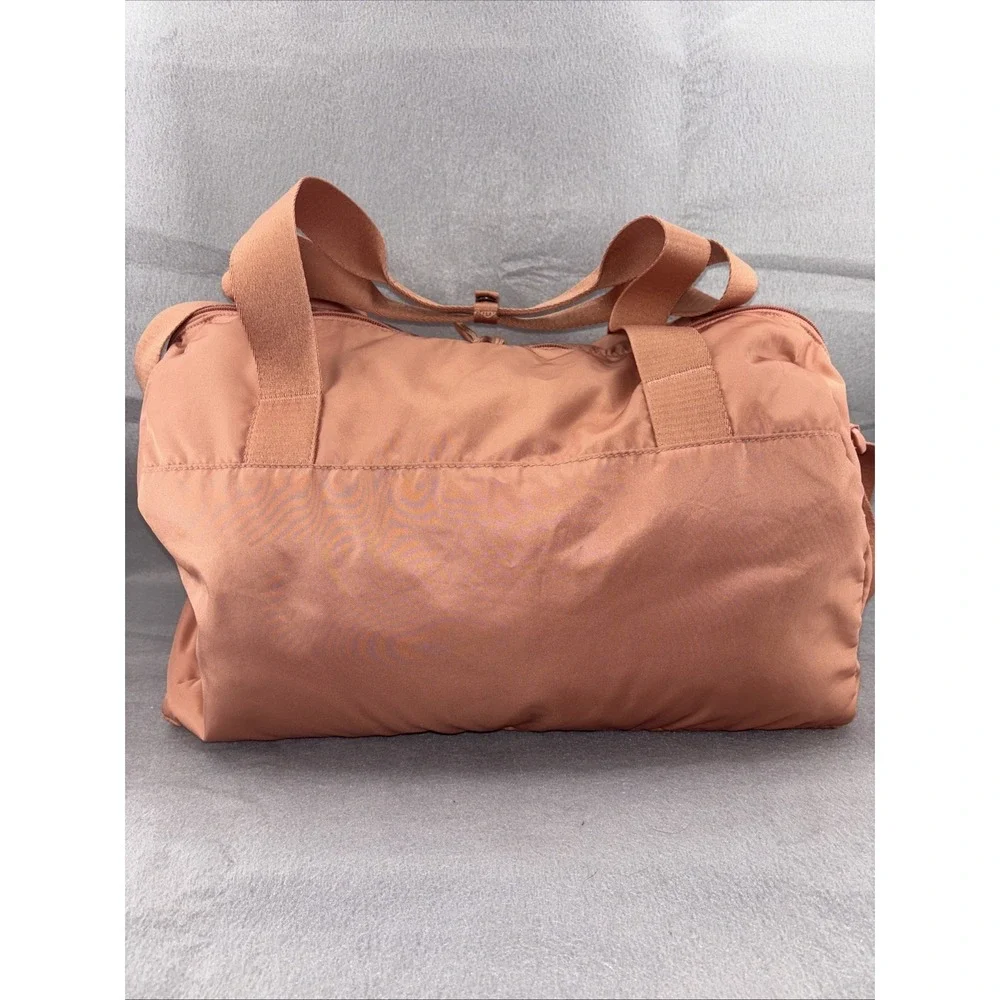 Under Armour Studio Lite Duffle Gym Bag Light Pink New Condition RARE