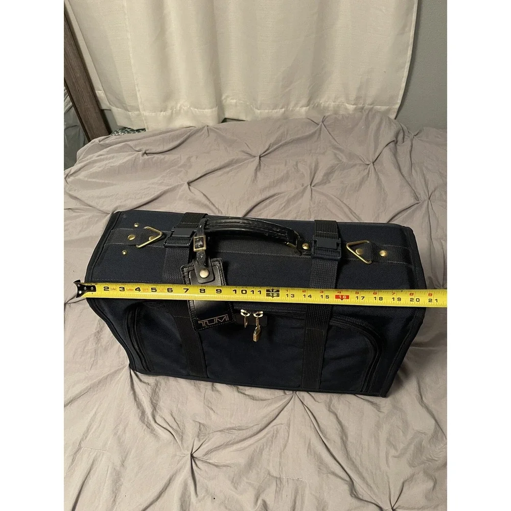 Tumi vtg navy