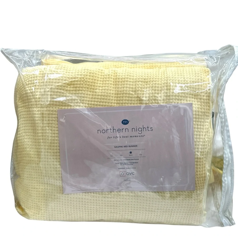 NWT, Northern Lights Bamboo Queen Size Bed Runner