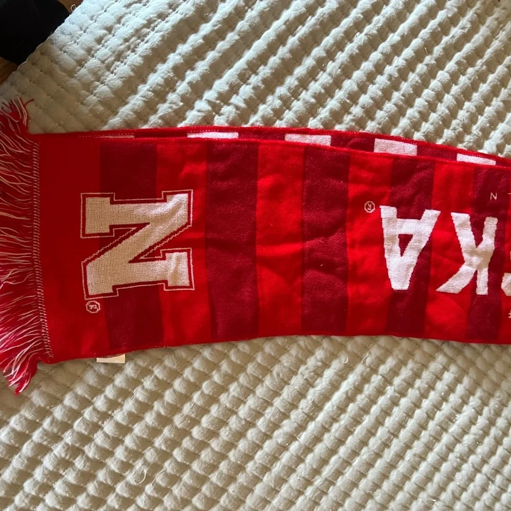 N/A red scarf