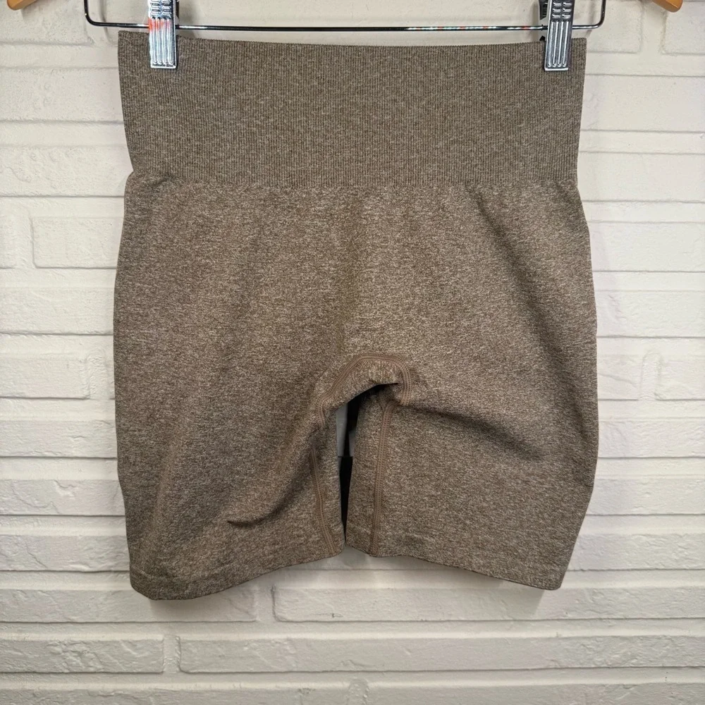 NVGTN mocha scrunch