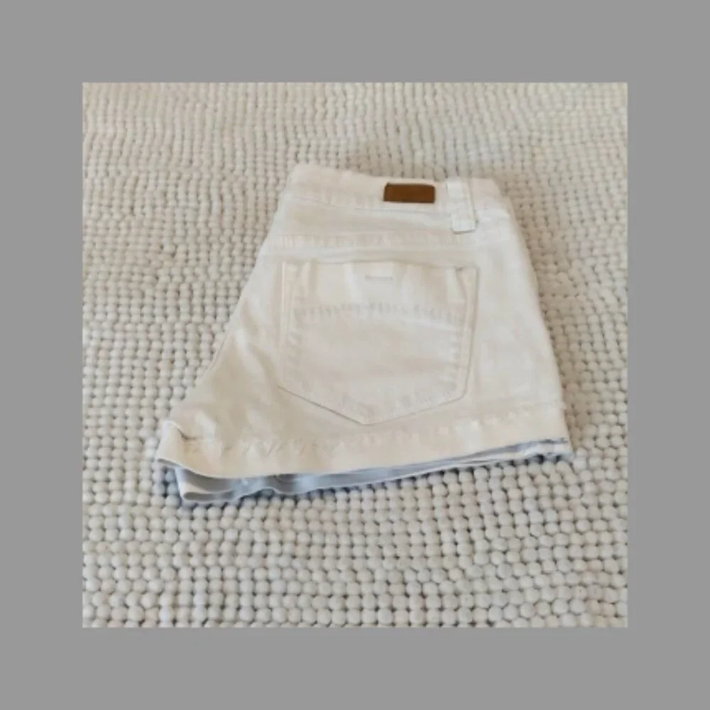 RSQ Denim White Malibu Shorts Size 3 EUC M-121