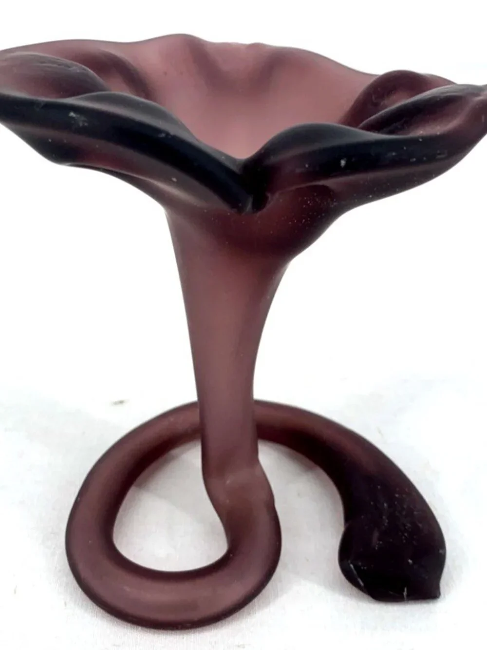 N/A issues trumpet vase