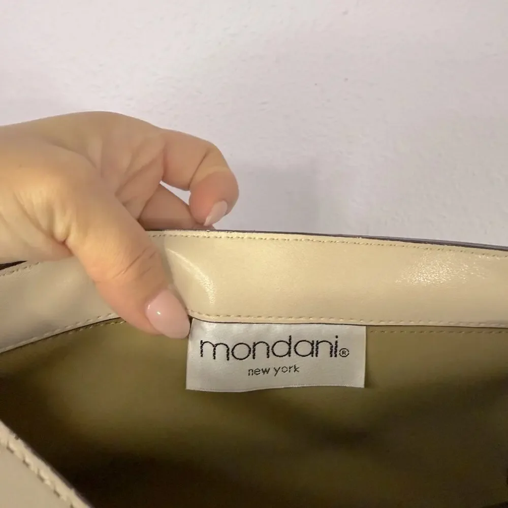 Mondani this elegant