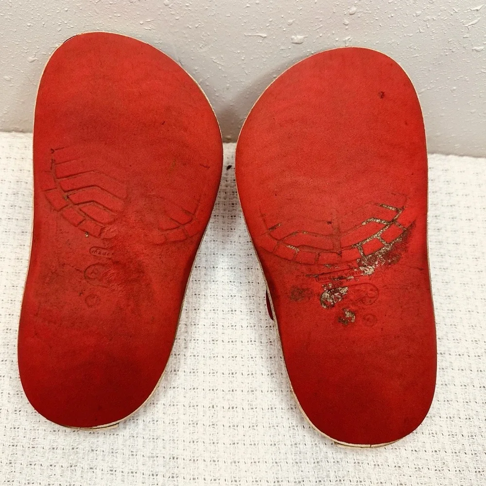 CROCS product pair