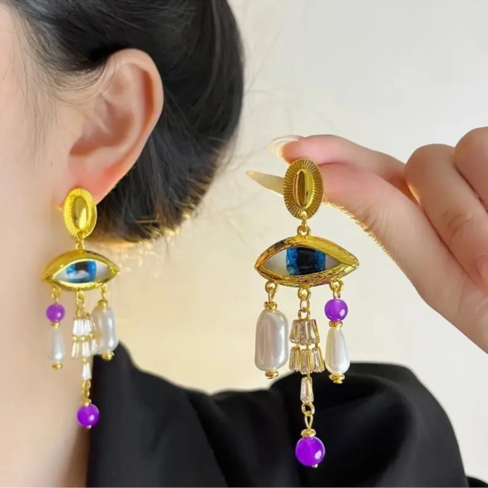 REVOLVE elegant gold