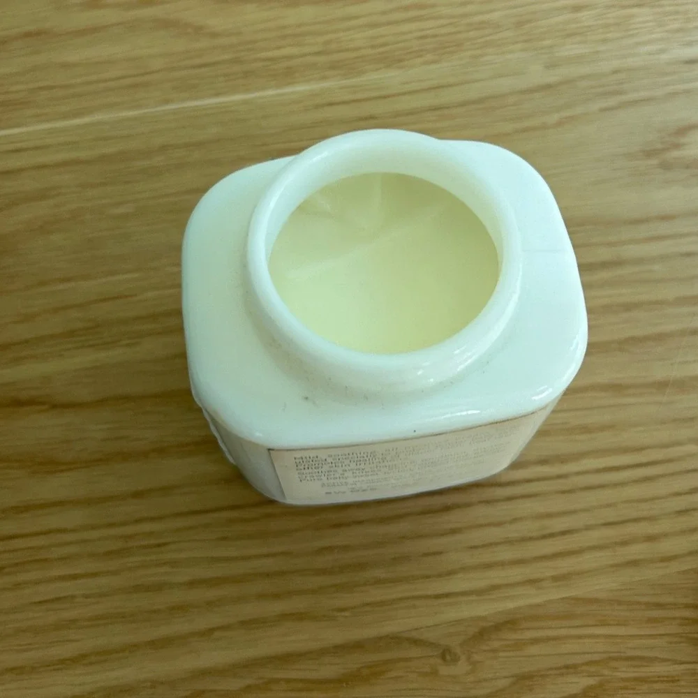 Vtg 1960 Johnson's Baby Cream Jar White‎ Glass Collectible Display almost full