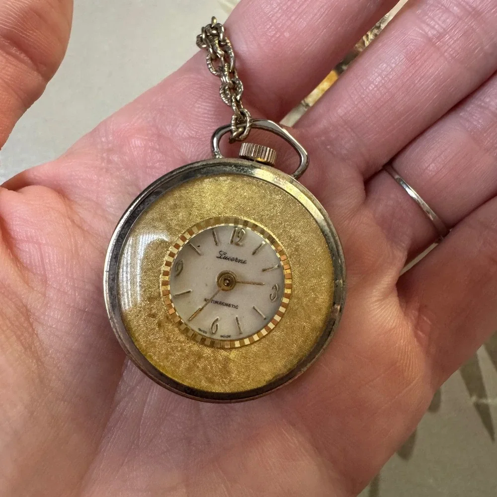 Lucerne vintage pendant