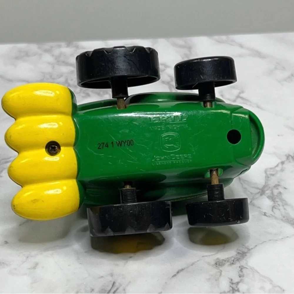 John Deere ERTL Character Truck Toy Green Cartoon Farm Vehicle Model 274 1 WY00