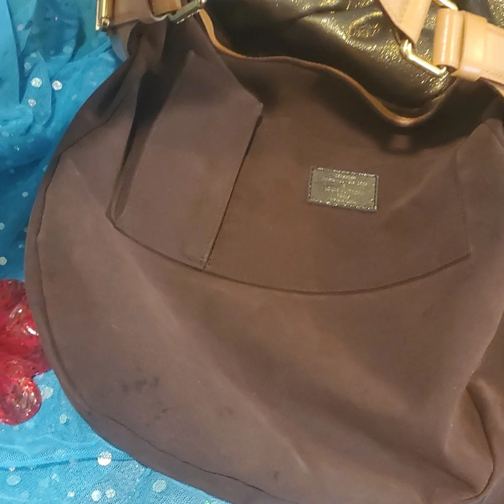 Louis Vuitton includes certificate