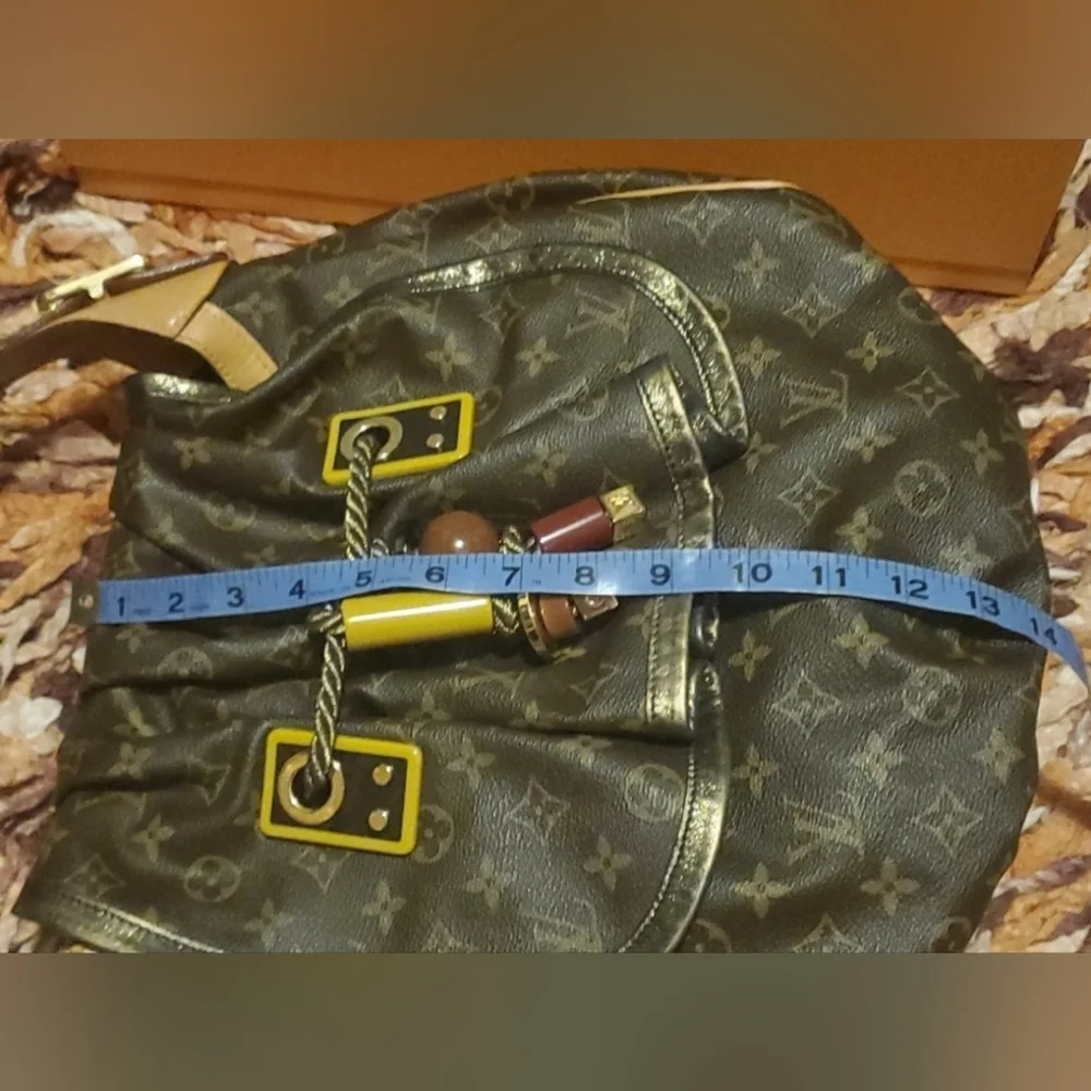 Louis Vuitton includes certificate