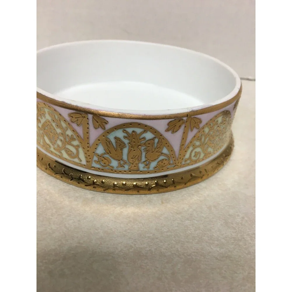 Unbranded round ask adorned