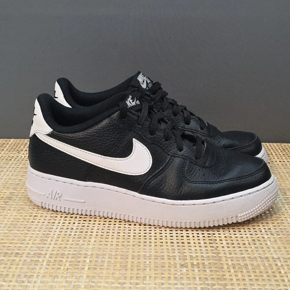 Nike Air Force 1 '07 Black / White Size 6Y CT3839-002